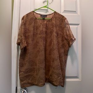 100% polyester size 26/28 short sleeve top